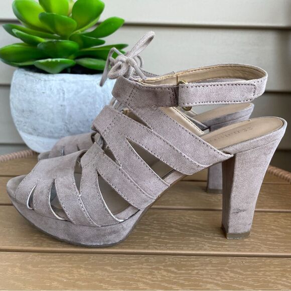 Naturalizer Kappa Peep Toe Heels Ankle Strap Faux Suede Sandals Women’s Size 6.5 - Picture 2 of 13